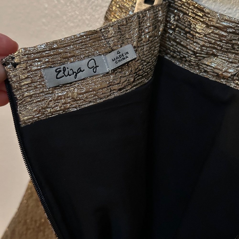 Eliza J Textured Gold A-Line Skirt - Picture 5 of 8